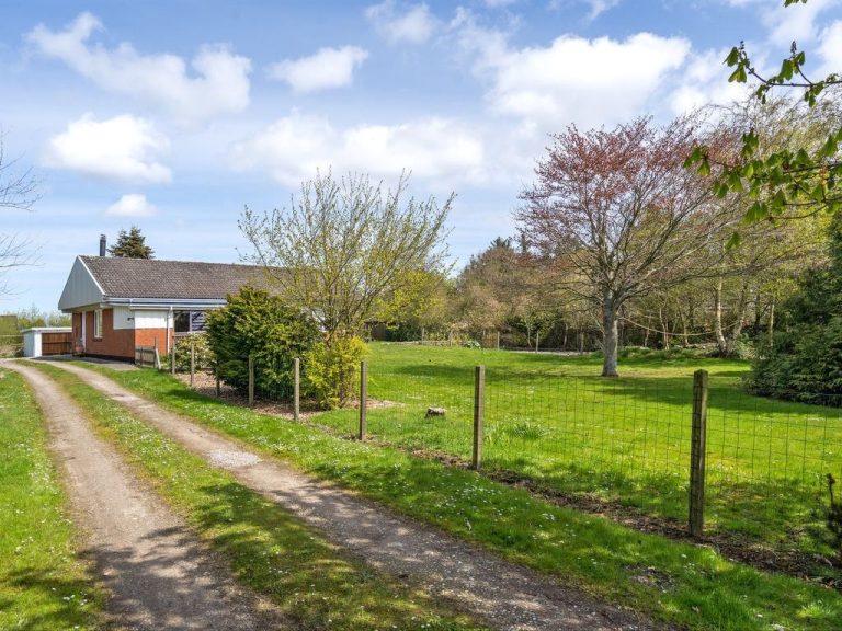 "Martinette" - 4.7km from the sea | Boeken bij Flickmyhouse