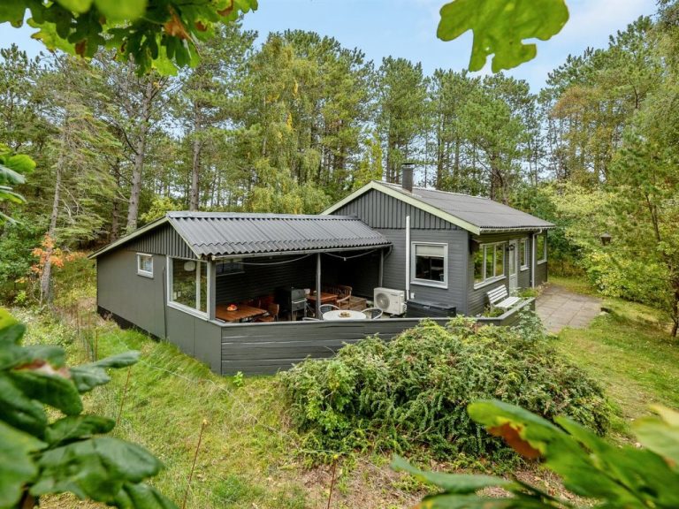 "Amala" - 2.5km from the sea | Boeken bij Flickmyhouse