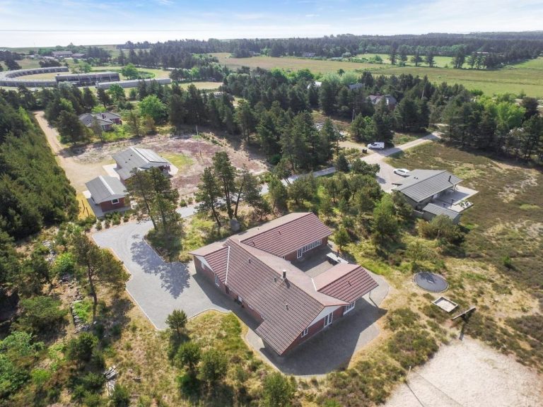 "Nana" - 4km from the sea | Boeken bij Flickmyhouse