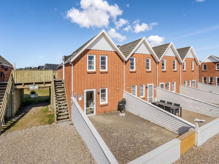 "Fraja" - 2.3km from the sea | Boeken bij Flickmyhouse