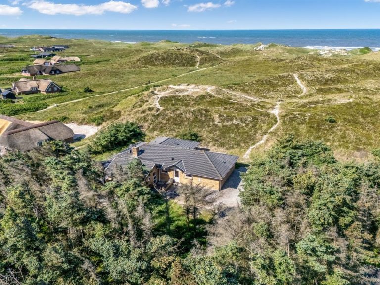 "Ewy" - 300m from the sea | Boeken bij Flickmyhouse