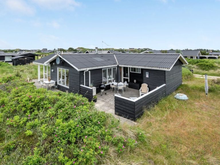 "Marika" - 500m from the sea | Boeken bij Flickmyhouse