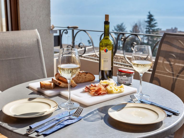 Alga Lakeview | Boeken bij Flickmyhouse