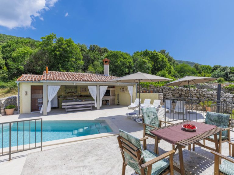 Lucija | Boeken bij Flickmyhouse