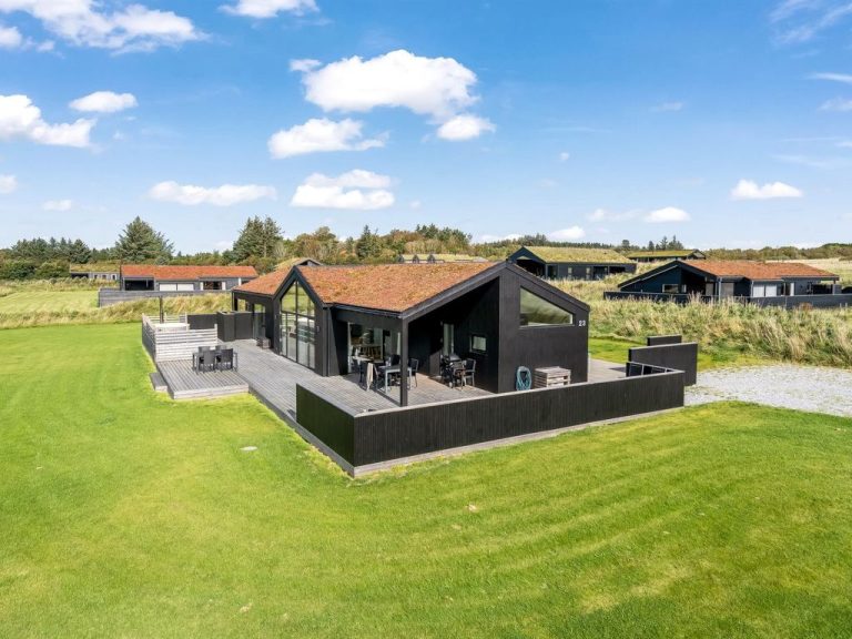 "Egil" - 1.5km from the sea | Boeken bij Flickmyhouse