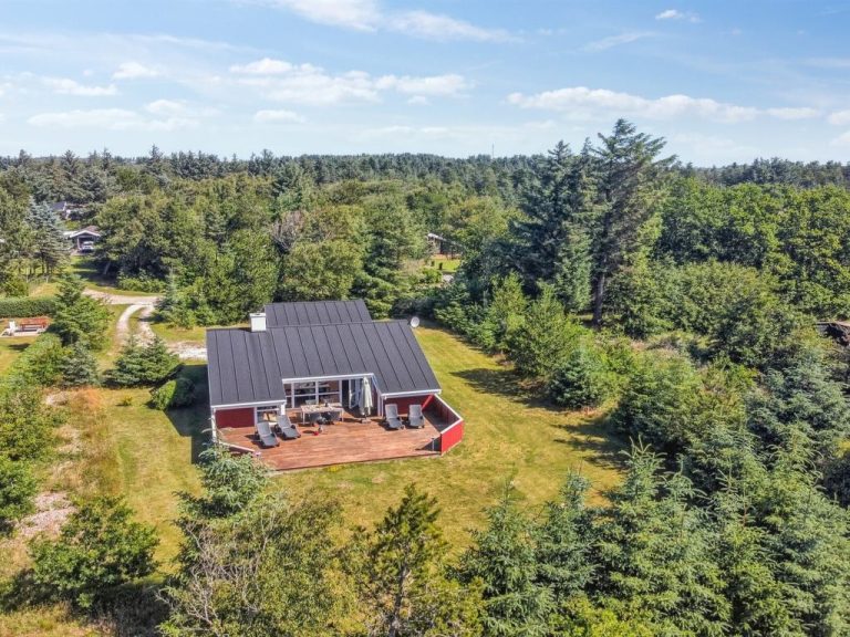 "Valda" - 1.5km from the sea | Boeken bij Flickmyhouse