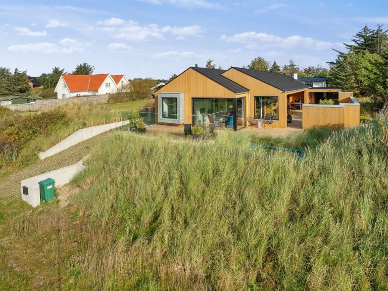 "Bena" - 800m from the sea | Boeken bij Flickmyhouse