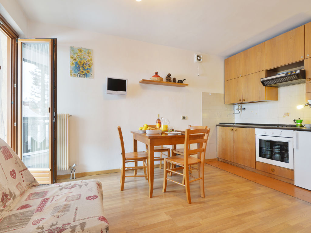 Apt 14 | Boeken bij Flickmyhouse