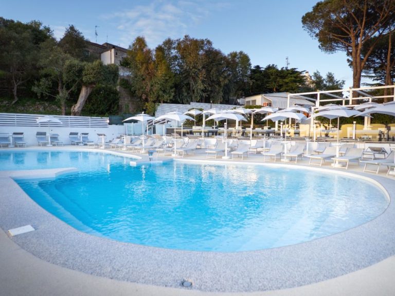 Freedom Relais Club | Boeken bij Flickmyhouse