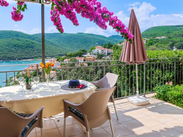 Klaudija | Boeken bij Flickmyhouse