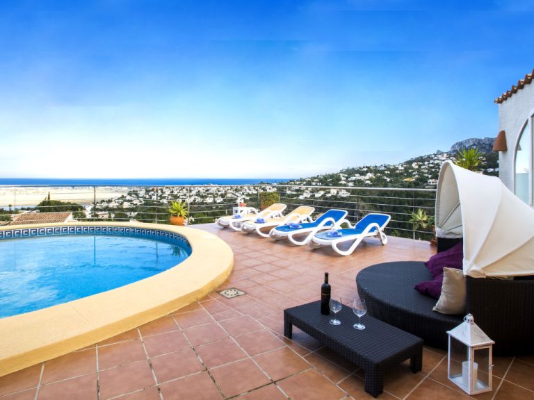 Villa Charly | Boeken bij Flickmyhouse