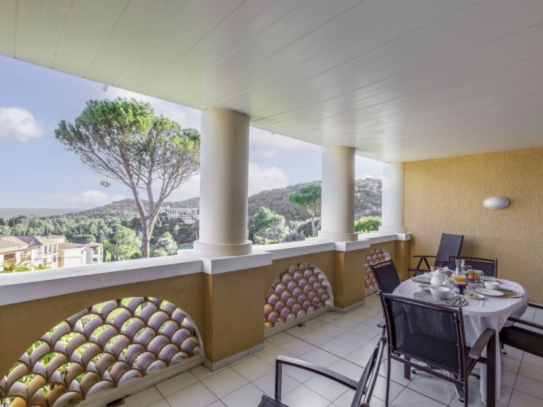 L'Esquinade | Boeken bij Flickmyhouse