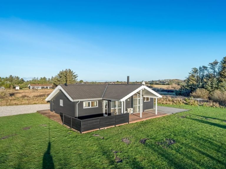 "Oskarvine" - 900m from the sea | Boeken bij Flickmyhouse