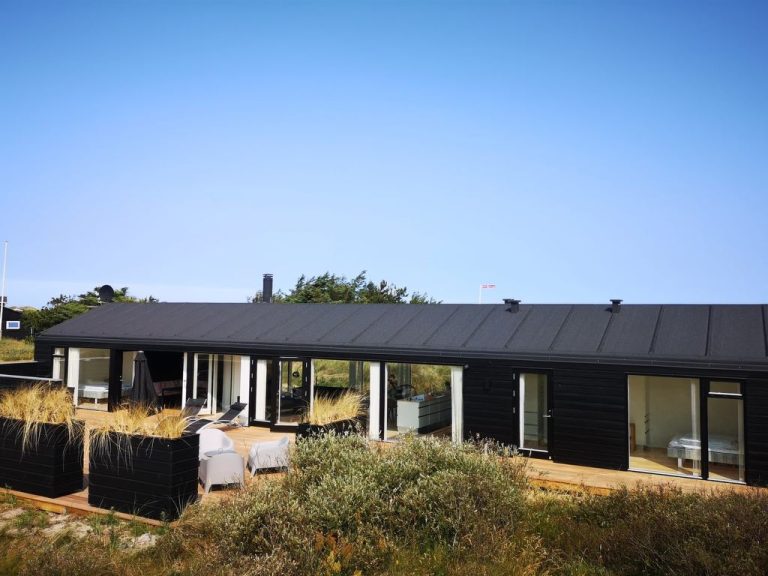 "Darla" - 375m from the sea | Boeken bij Flickmyhouse