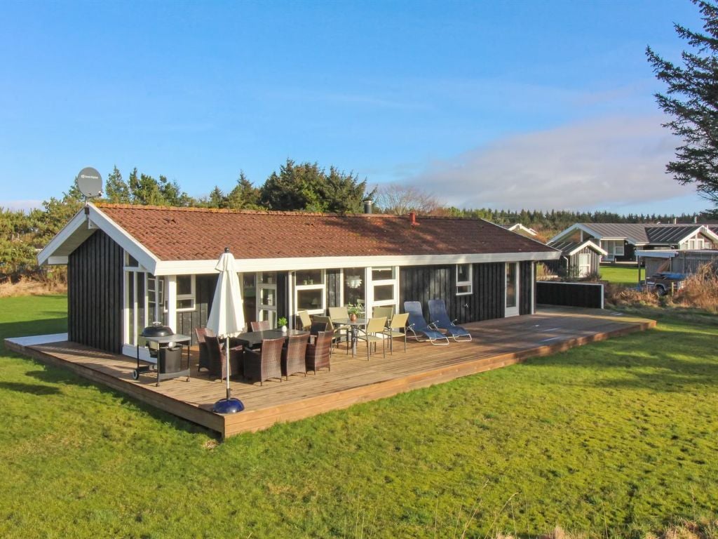 "Klakke" - 900m from the sea | Boeken bij Flickmyhouse