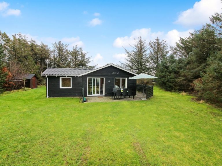 "Arie" - 500m from the sea | Boeken bij Flickmyhouse