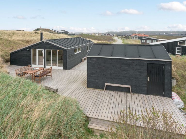 "Mylius" - 100m from the sea | Boeken bij Flickmyhouse