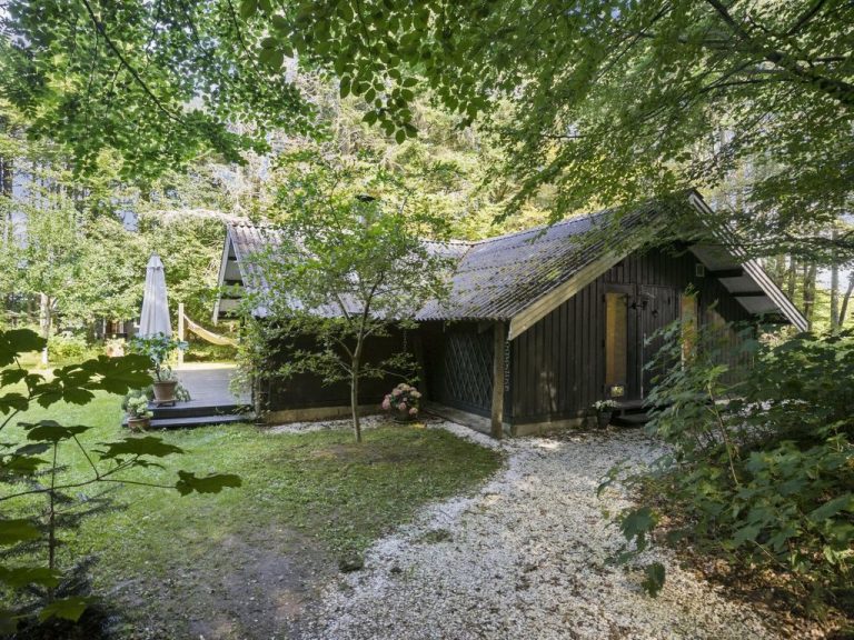 "Iskra" - 900m from the sea | Boeken bij Flickmyhouse