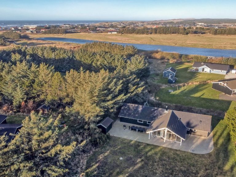 "Synnöve" - 550m from the sea | Boeken bij Flickmyhouse