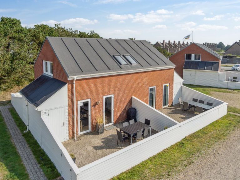 "Byriel" - 2.3km from the sea | Boeken bij Flickmyhouse