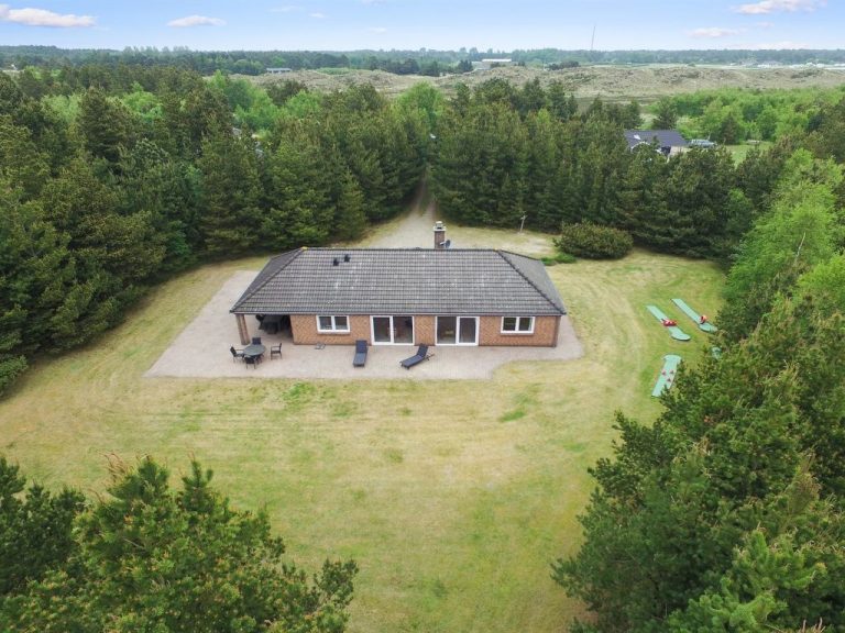 "Arletty" - 1km from the sea | Boeken bij Flickmyhouse