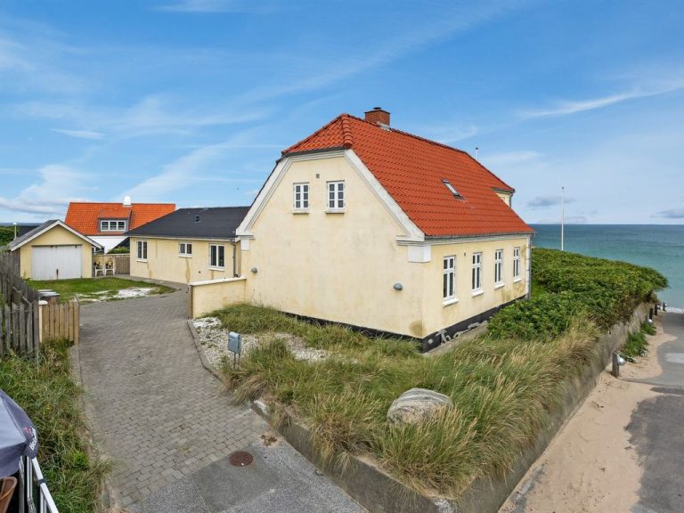"Atena" - 50m from the sea | Boeken bij Flickmyhouse