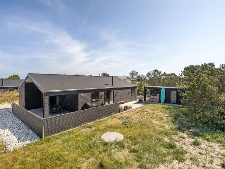 "Grimar" - 600m from the sea | Boeken bij Flickmyhouse