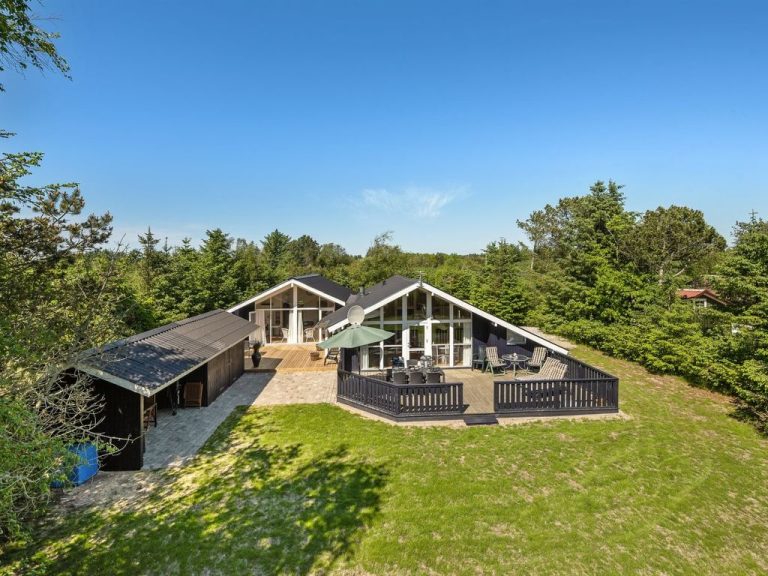 "Gustina" - 1.2km from the sea | Boeken bij Flickmyhouse