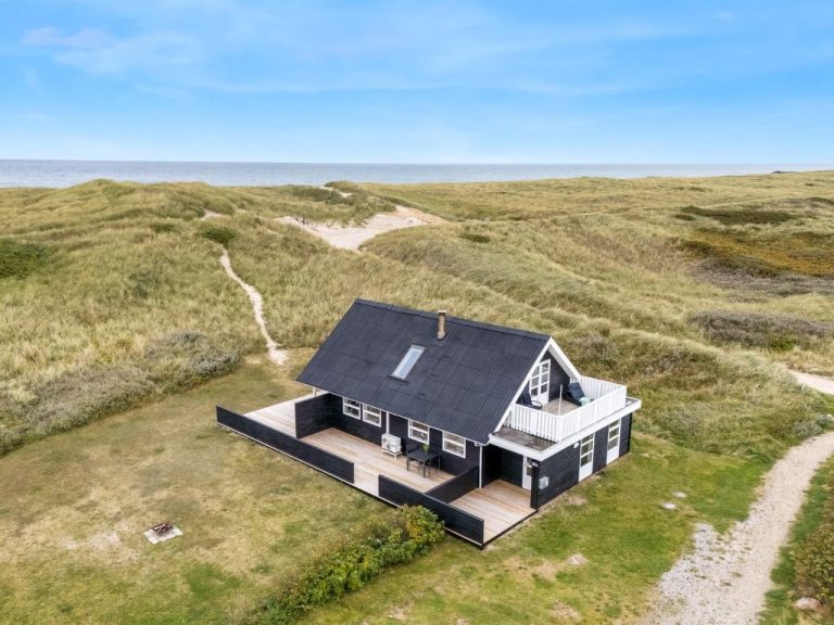 "Amandus" - 100m from the sea | Boeken bij Flickmyhouse