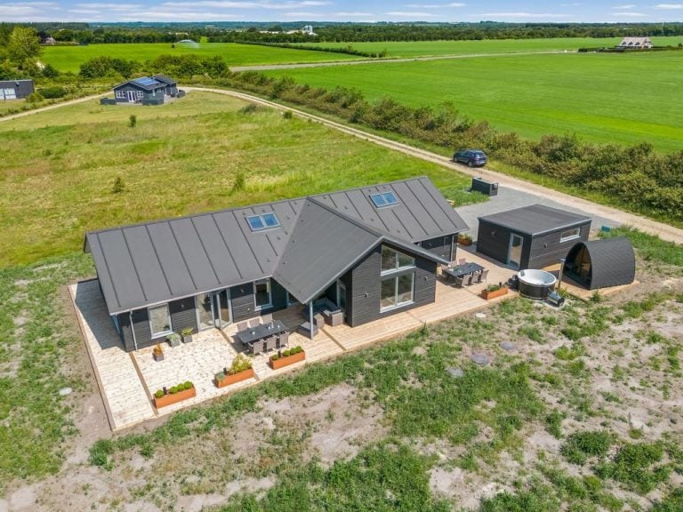 "Måns" - 500m to the inlet | Boeken bij Flickmyhouse