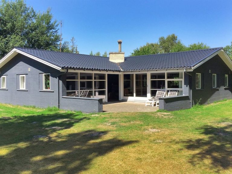 "Kia" - 80m from the sea | Boeken bij Flickmyhouse