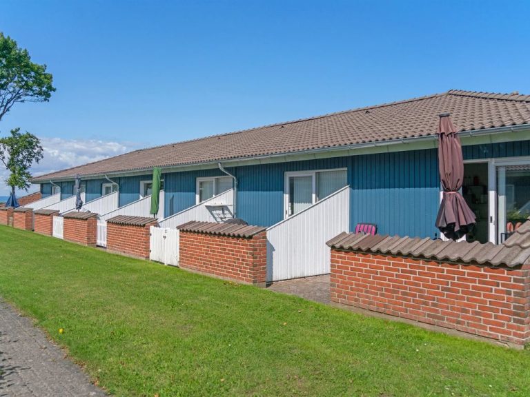 "Nomi" - 85m from the sea | Boeken bij Flickmyhouse