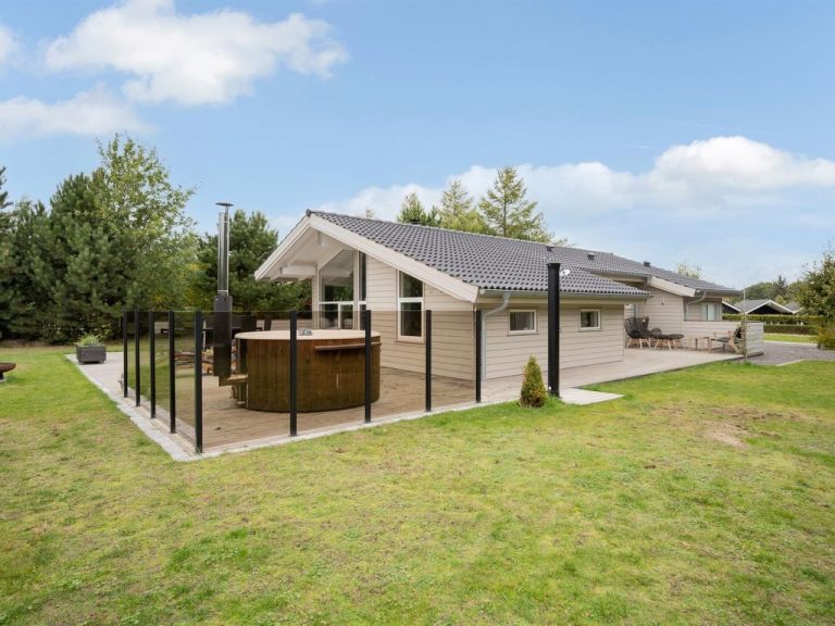 "Duja" - 500m from the sea | Boeken bij Flickmyhouse