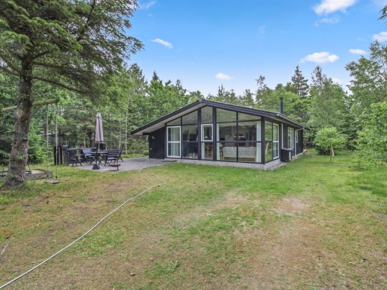 "Chrissie" - 150m from the sea | Boeken bij Flickmyhouse