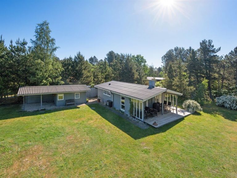 "Torhild" - 150m from the sea | Boeken bij Flickmyhouse