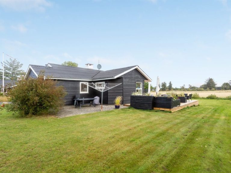 "Ika" - 600m from the sea | Boeken bij Flickmyhouse