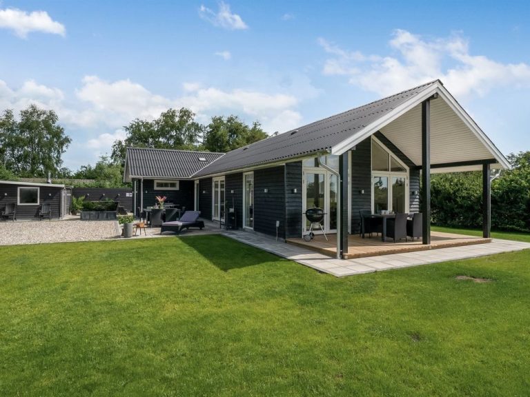 "Cholena" - 700m from the sea | Boeken bij Flickmyhouse