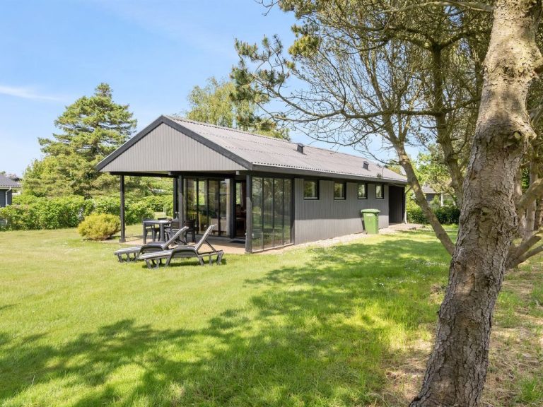 "Veljan" - 400m from the sea | Boeken bij Flickmyhouse