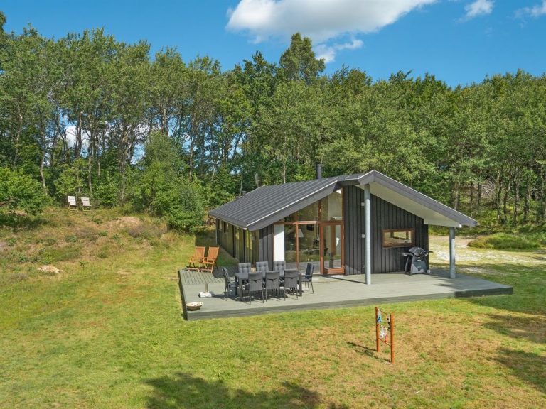 "Thorine" - 750m from the sea | Boeken bij Flickmyhouse