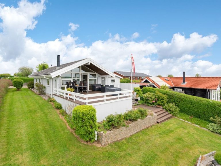 "Heimeram" - 150m from the sea | Boeken bij Flickmyhouse