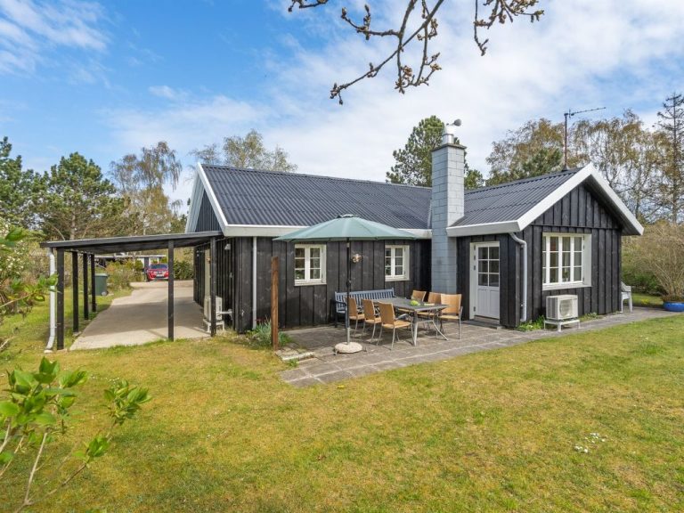 "Therman" - 1.5km from the sea | Boeken bij Flickmyhouse