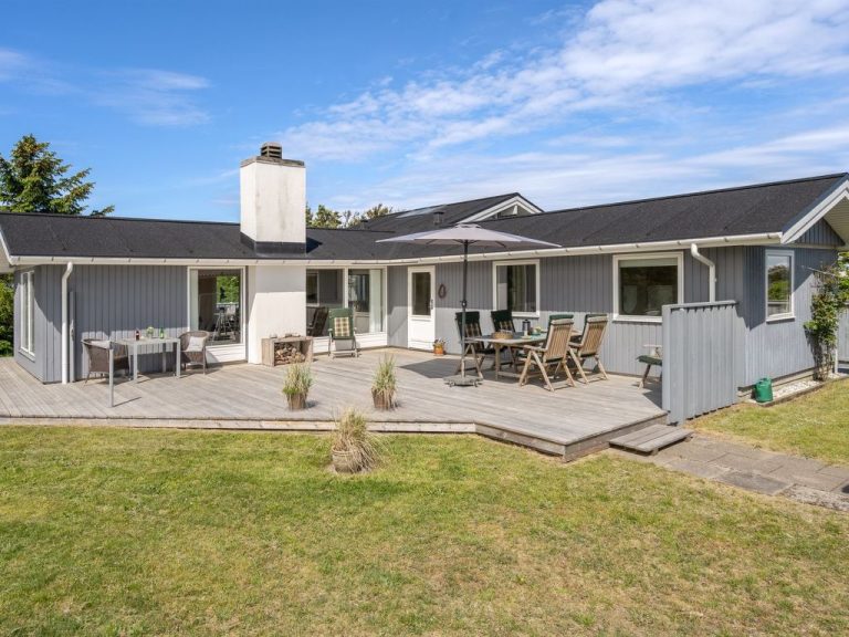 "Wolfger" - 350m from the sea | Boeken bij Flickmyhouse