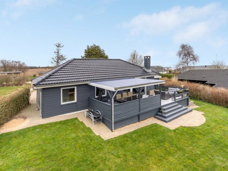 "Aloisia" - 300m from the sea | Boeken bij Flickmyhouse