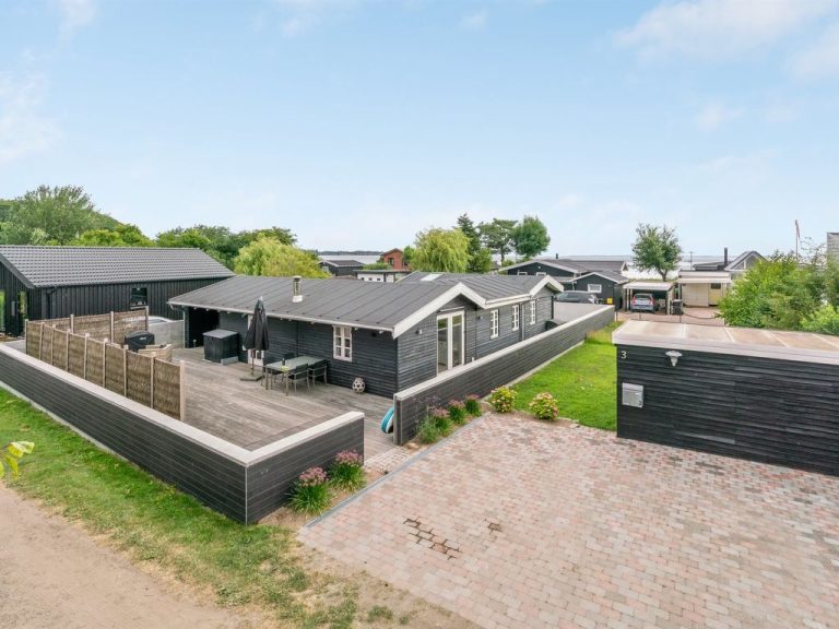 "Gunlef" - 50m from the sea | Boeken bij Flickmyhouse