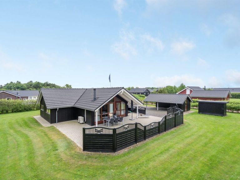 "Chermeine" - 1.2km to the inlet | Boeken bij Flickmyhouse