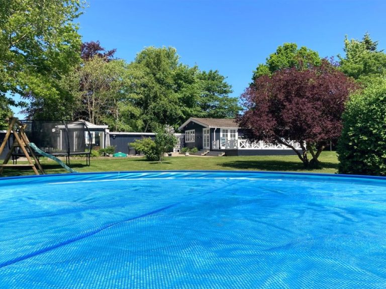 "Jeip" - 400m to the inlet | Boeken bij Flickmyhouse