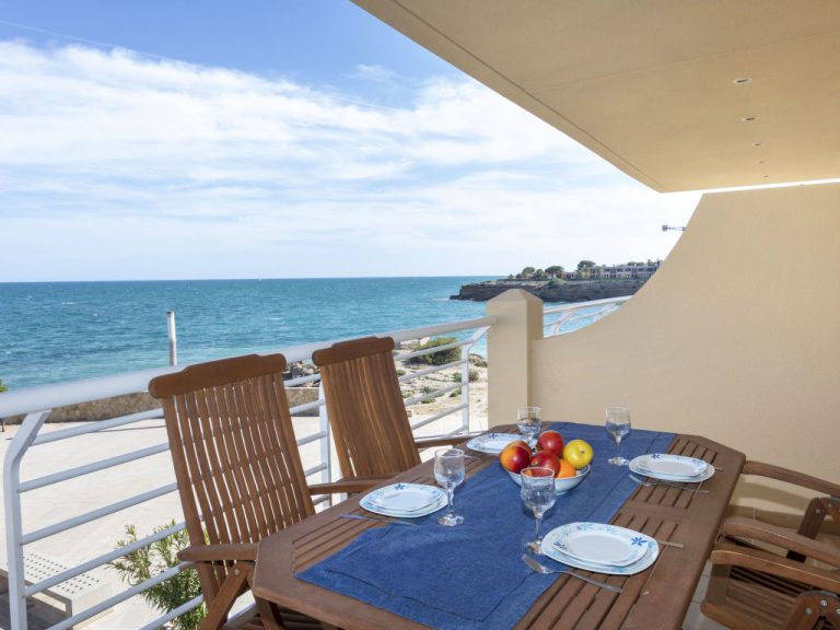 Cala Lidia | Boeken bij Flickmyhouse