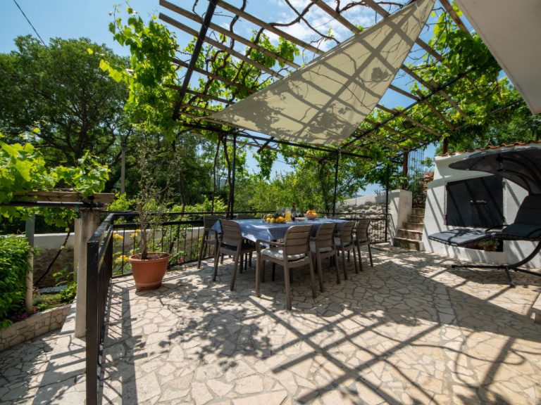 Dvor | Boeken bij Flickmyhouse