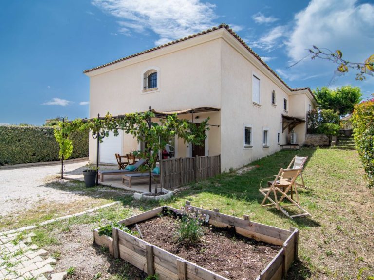 Le Vallon des Chenes | Boeken bij Flickmyhouse