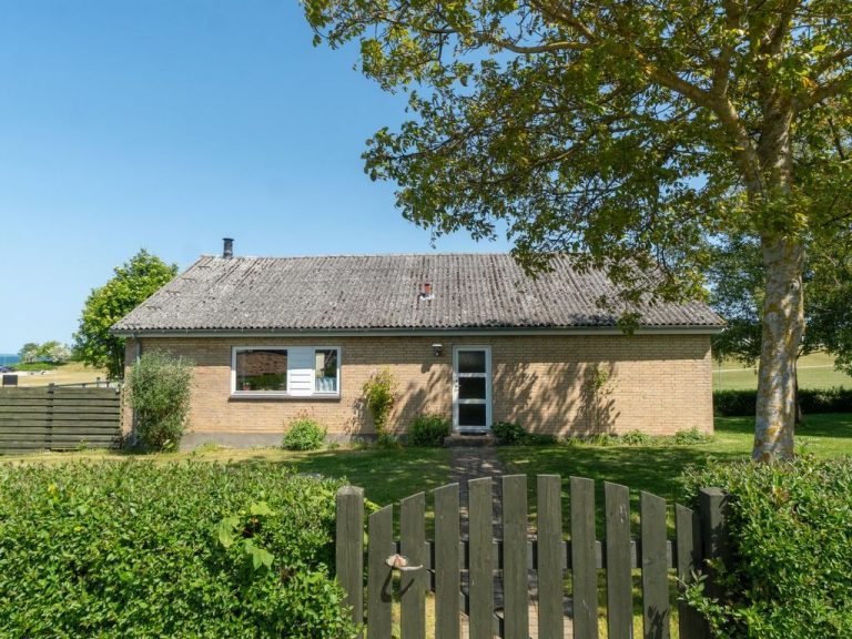 "Ambrosius" - 75m from the sea | Boeken bij Flickmyhouse